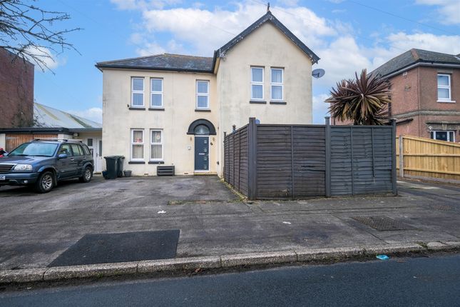 2 bed flat