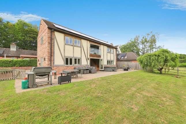 4 bed detached house
