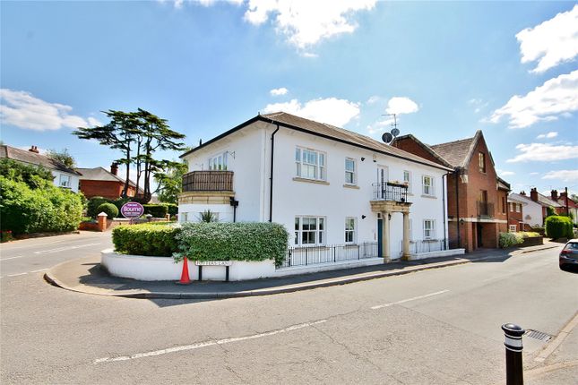 Potters Lane, Send, Woking, Surrey, GU23 2 bed apartment for sale