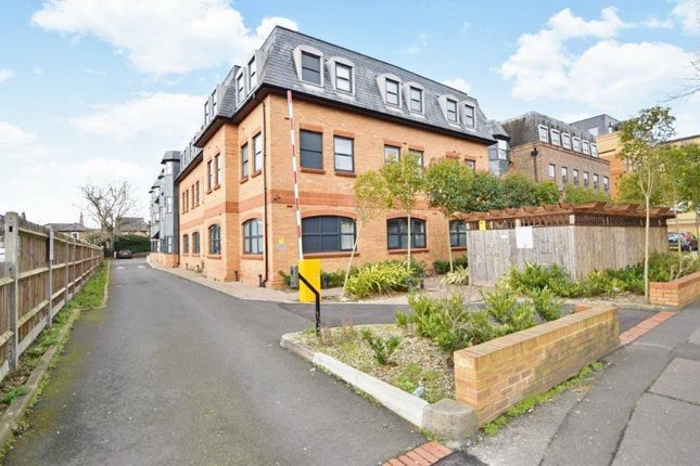 The Grove, Slough, Berkshire, SL1 1 bed apartment for sale