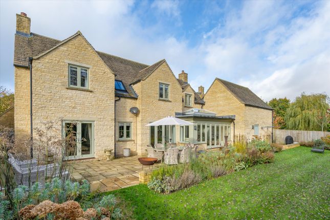 4 bed detached house