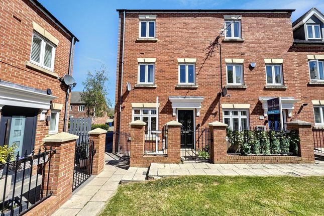 May Close, Hebburn, Tyne and Wear... 3 bed end of terrace house for sale