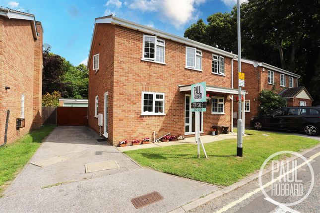 Murillo Drive, Lowestoft, NR32 4 bed detached house for sale