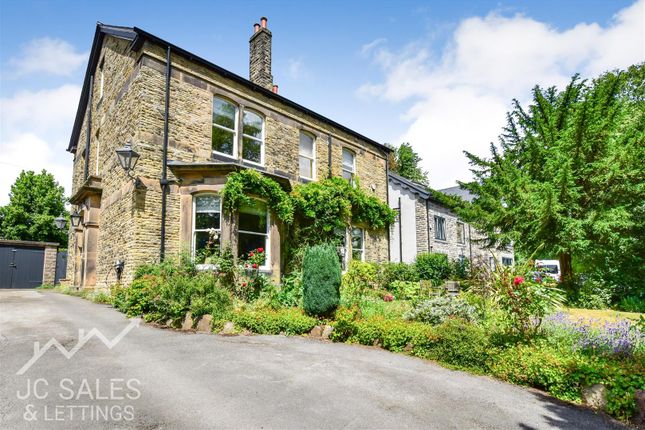 5 bed detached house