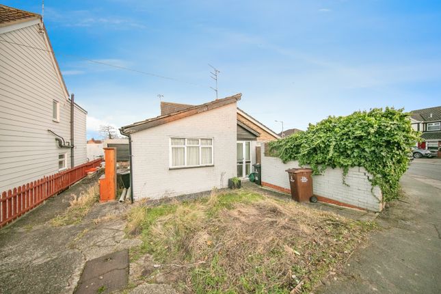 2 bedroom detached house for sale