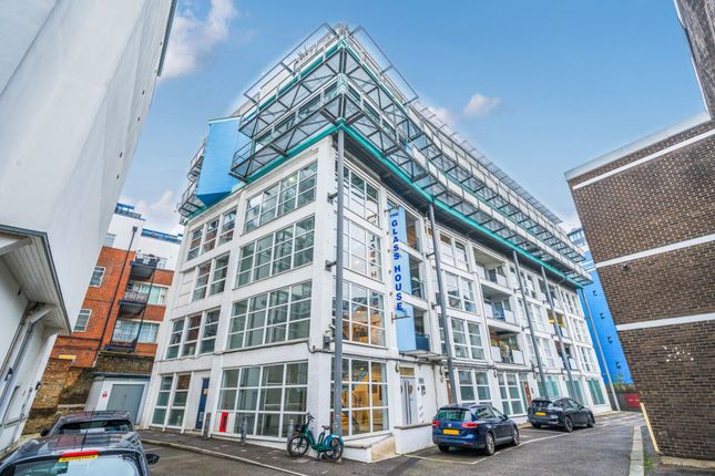 The Glass House, Royal Oak Yard, SE1 1 bed maisonette for sale