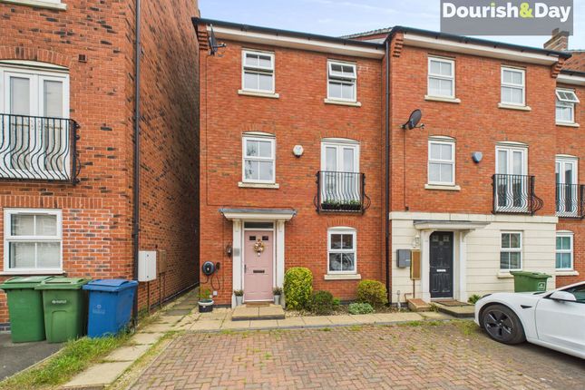 Horton Drive, Stafford ST16 4 bed terraced house for sale