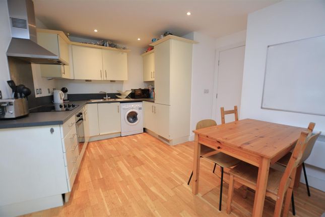 31 Chapter Way, Colliers Wood SW19 3 bed apartment for sale