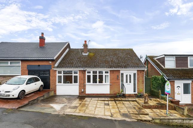 Grosvenor Road, Hyde, SK14 5AJ 3 bed semi