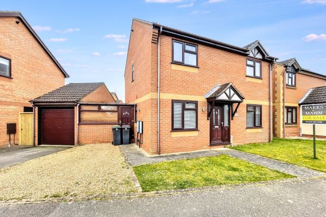 Thackeray Grove, Stowmarket, IP14 4 bed detached house for sale