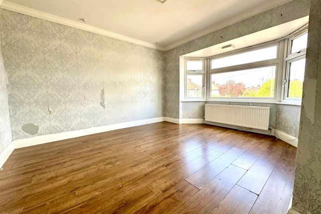 Pinner Park Gardens, Harrow 2 bed maisonette for sale