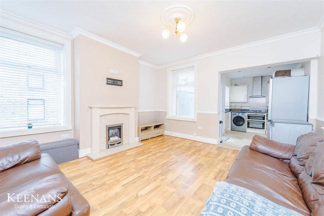 3 bed end terrace house