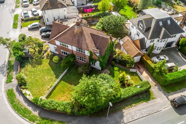 Newgatestreet Road, Waltham Cross EN7 3 bed semi
