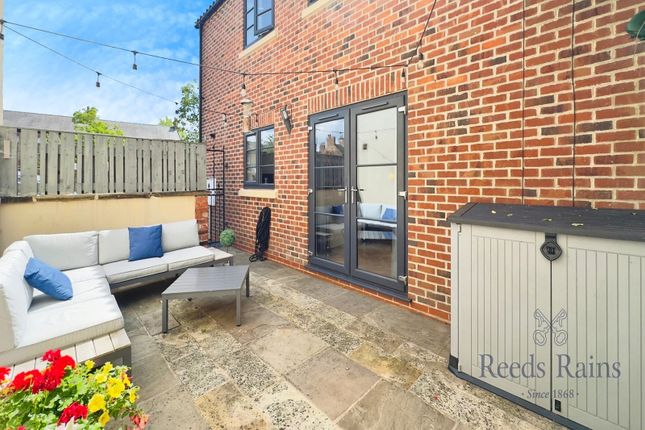 Milton Place, North Yorkshire YO8 2 bed semi