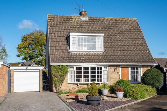 Kendal Close, Dunnington, York, YO19 5PG 3 bed detached bungalow for sale