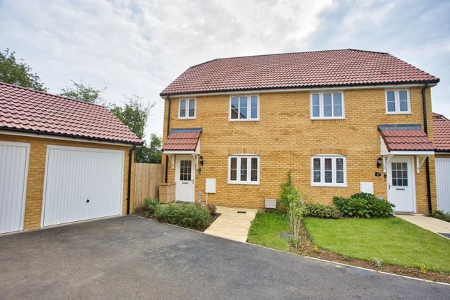 Daniels Place, Hawkinge, Folkestone... 3 bed semi