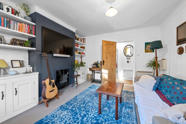West Barnes Lane, Raynes Park KT3 2 bed apartment for sale