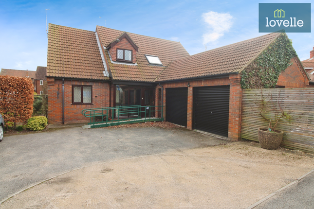 5 bed detached house