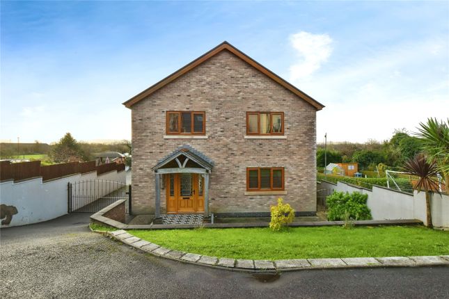 5 bed detached house