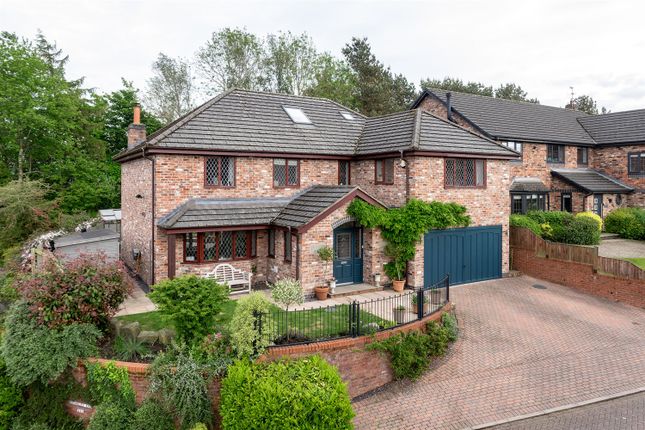 6 bedroom detached house for sale