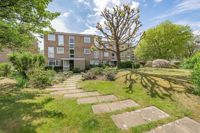 Harrowdene Gardens, Teddington 1 bed apartment for sale