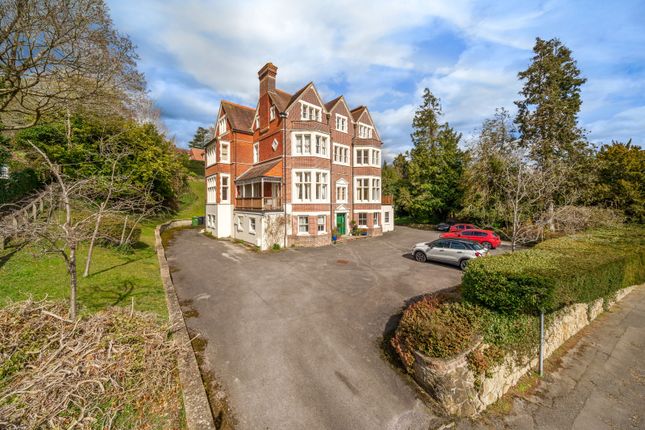 26 Guildown Road, Guildford, GU2 1 bed apartment for sale