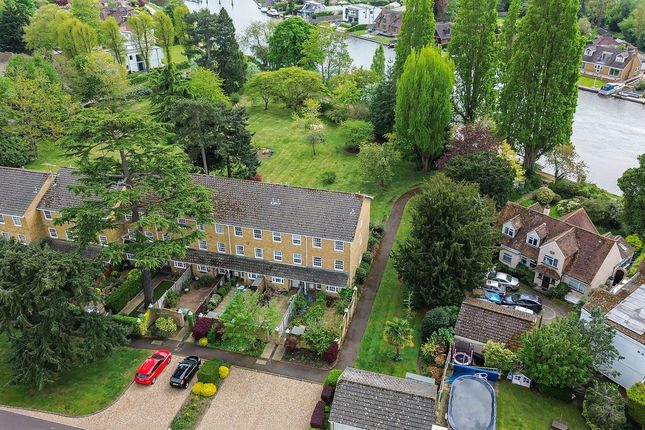 5 bedroom end of terrace house for sale