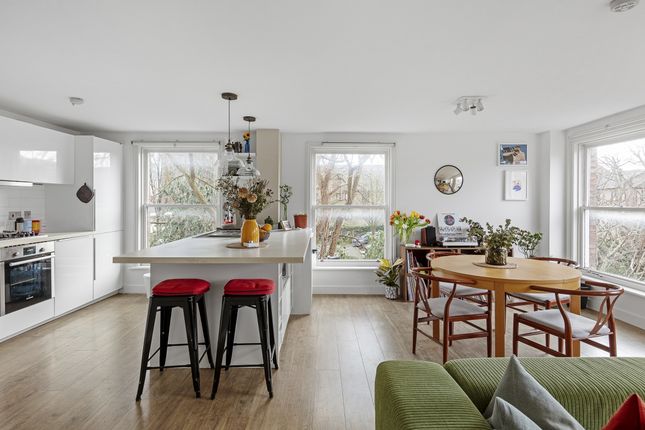 Burney Street Greenwich SE10 2 bed apartment for sale