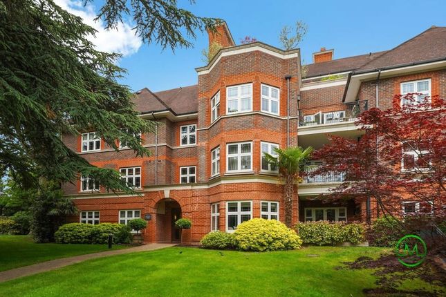 3 bedroom flat for sale