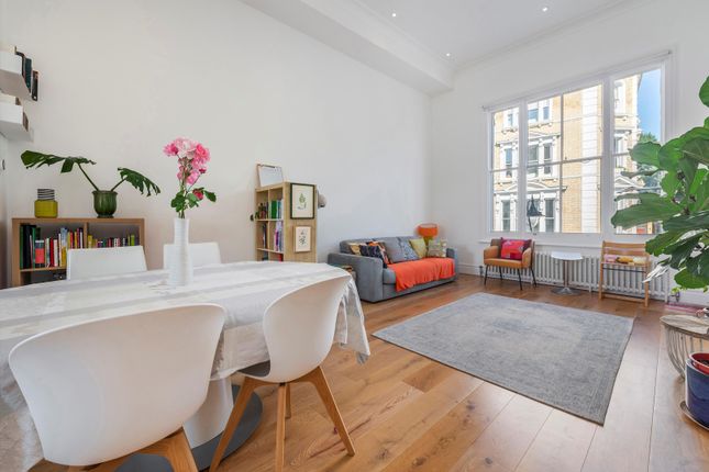3 bedroom flat for sale