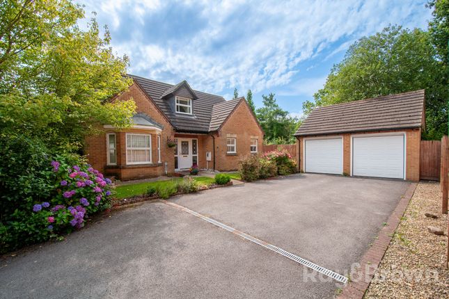 4 bed detached house
