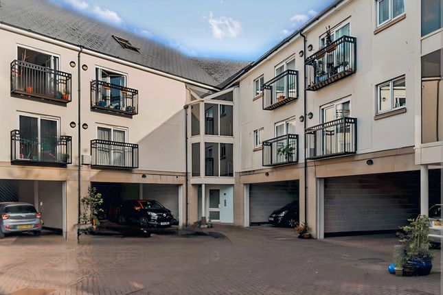 2 bed flat
