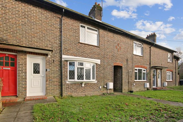 Sackville Gardens, East Grinstead, RH19 2 bed terraced house for sale