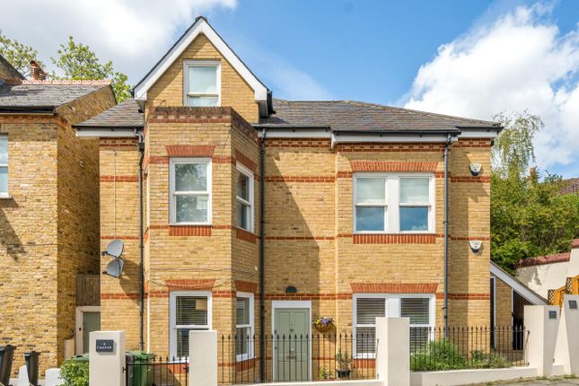 Casewick Road, West Norwood, London... 2 bed flat for sale