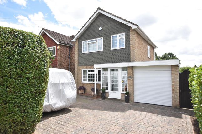 Bramley Way, Ashtead KT21 3 bed detached house for sale