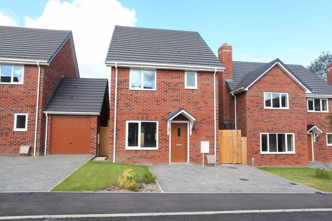 3 bed detached house