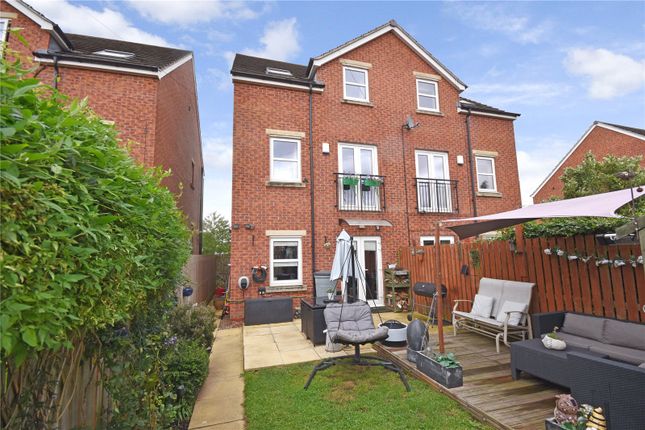 Barleyhill Road, Garforth, Leeds 4 bed semi