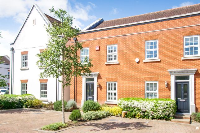 Goodchild Square, Odiham RG29 2 bed semi