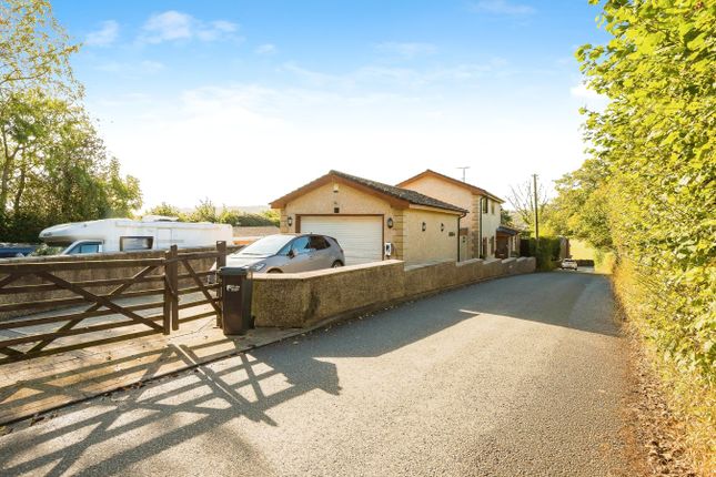 Padeswood Road South, Mold CH7 3 bed detached house for sale