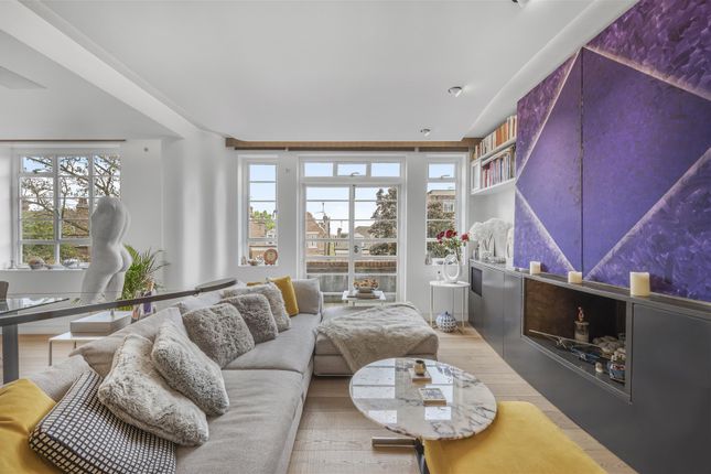 Frognal Lane, Hampstead, NW3 2 bed flat for sale