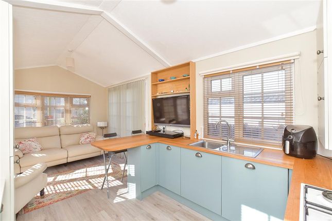 Slipper Road, Emsworth, Hampshire 2 bed park home for sale