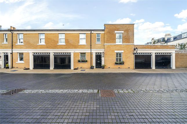 3 bedroom mews property for sale