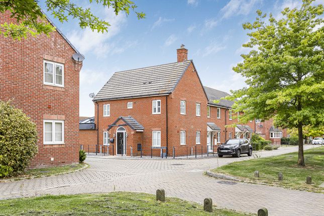 4 bedroom end of terrace house for sale