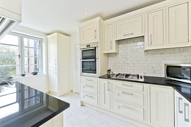 Putney Heath, Putney, London, SW15 3 bed apartment for sale