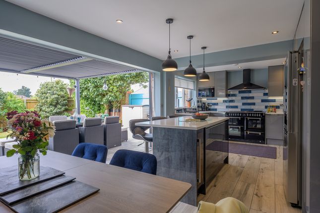 Hawkers Close, Southampton, SO40 5 bed detached house for sale