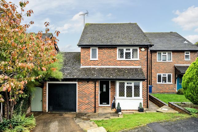 Robin Hill, Godalming, GU7 3 bed detached house for sale