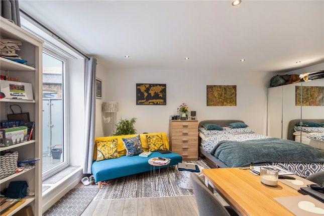 Studio flat for sale