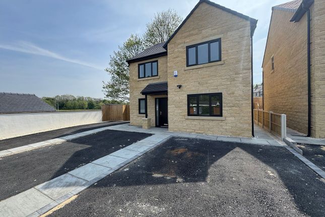Bradford Road, Cottingley, Bingley, BD16 4 bed detached house for sale