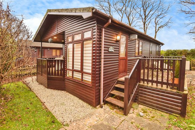 2 bedroom lodge for sale