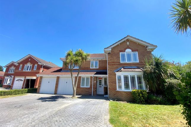 5 bed detached house